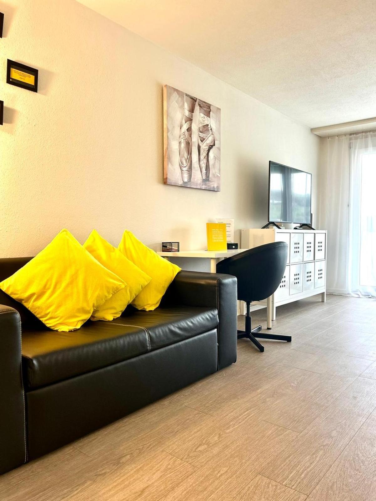 Апартаменты Little Penthouse **** Дитикон Экстерьер фото
